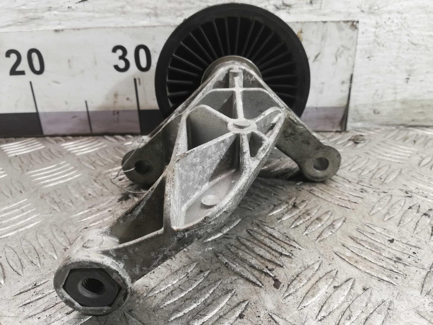 Натяжитель ремня