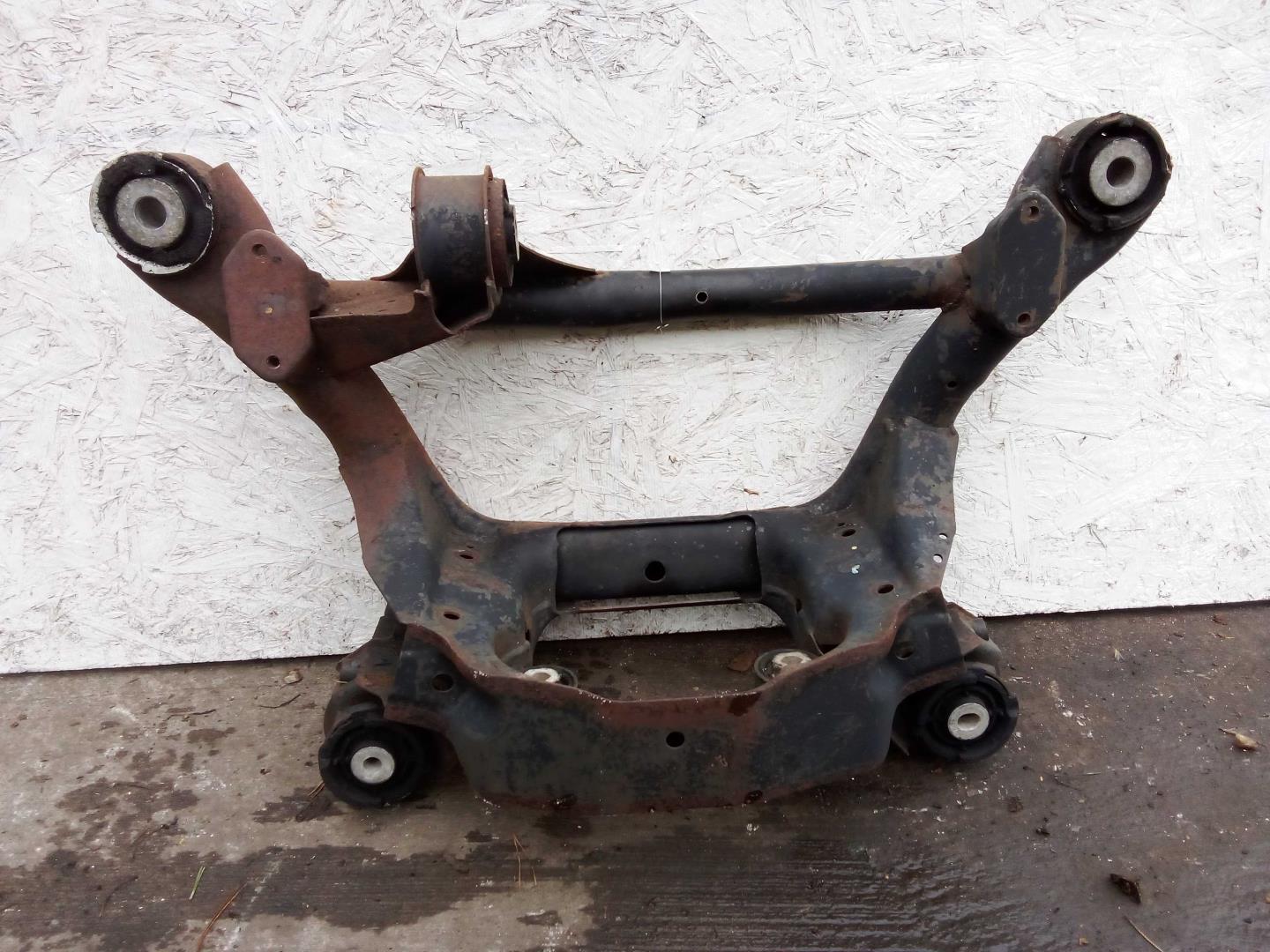 Балка задняя