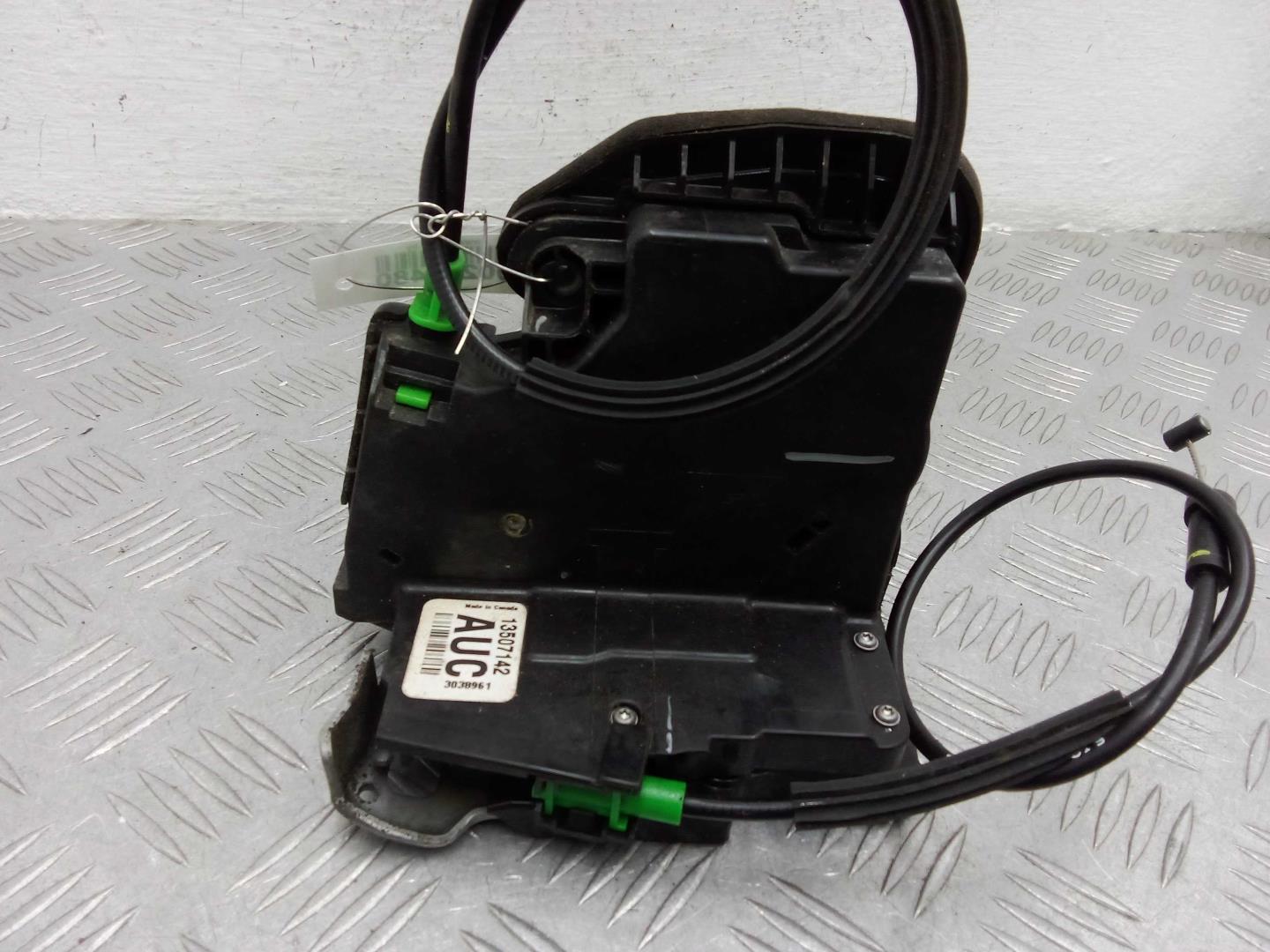 Замок двери задней левой