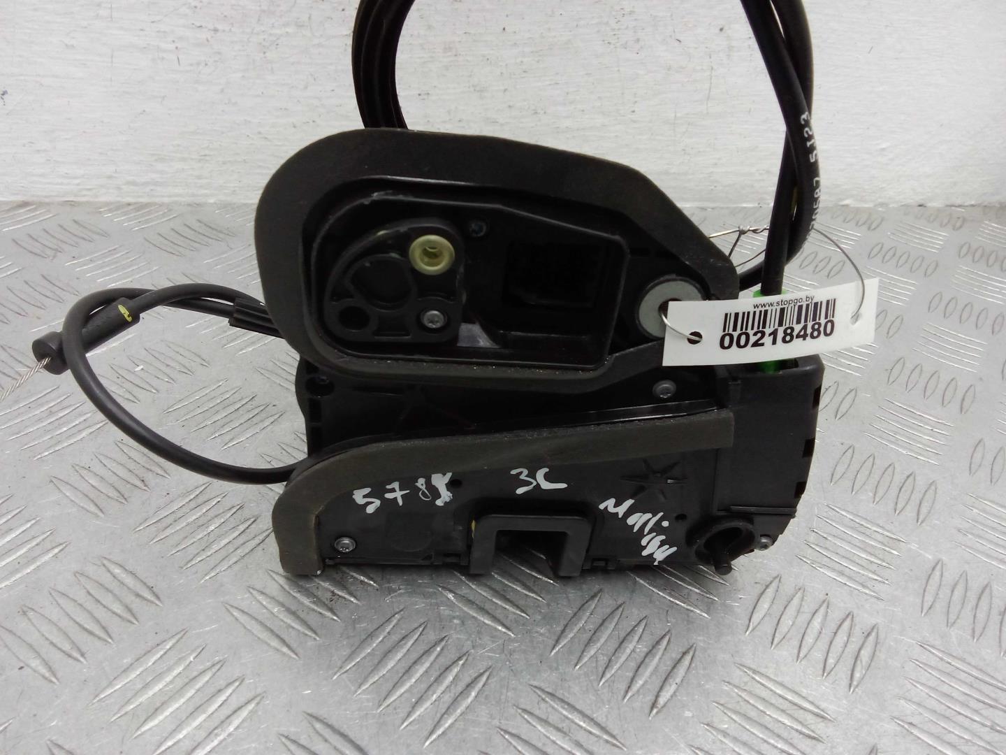 Замок двери задней левой