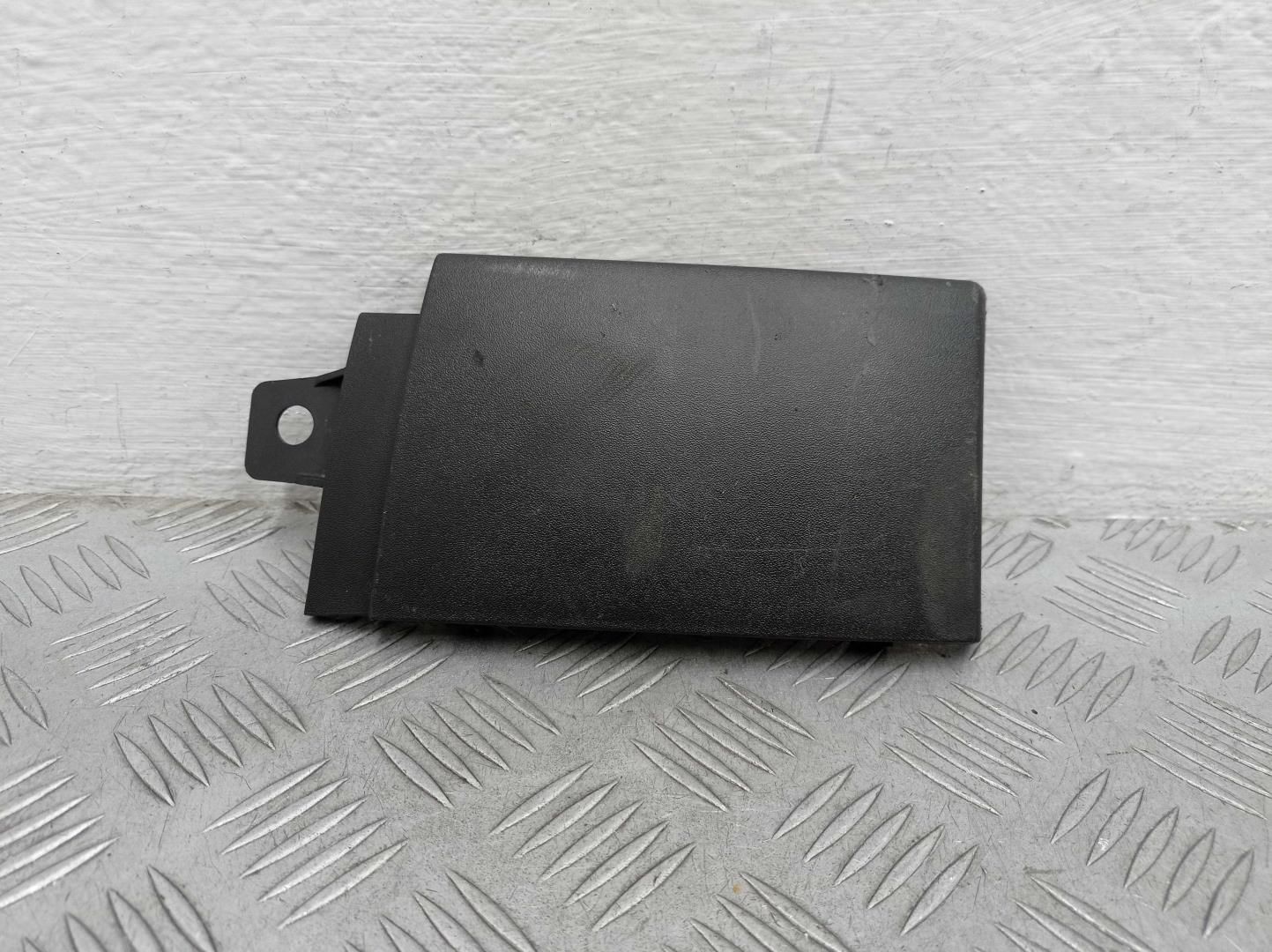 Накладка заднего крыла левого