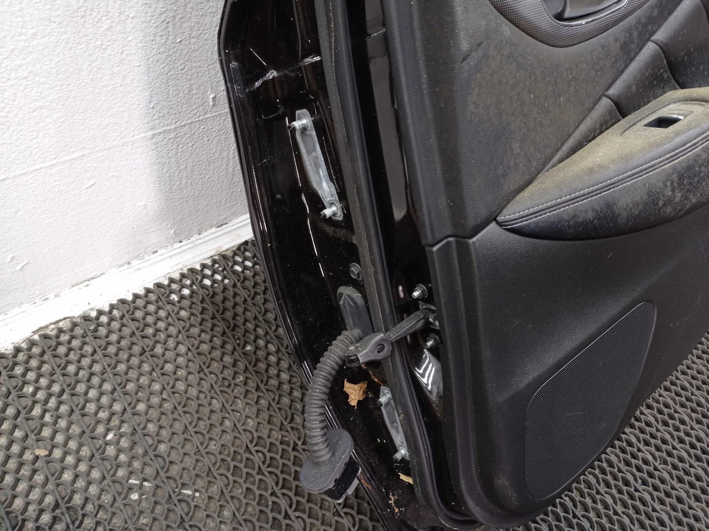 Стеклоподъемник электр. задний правый