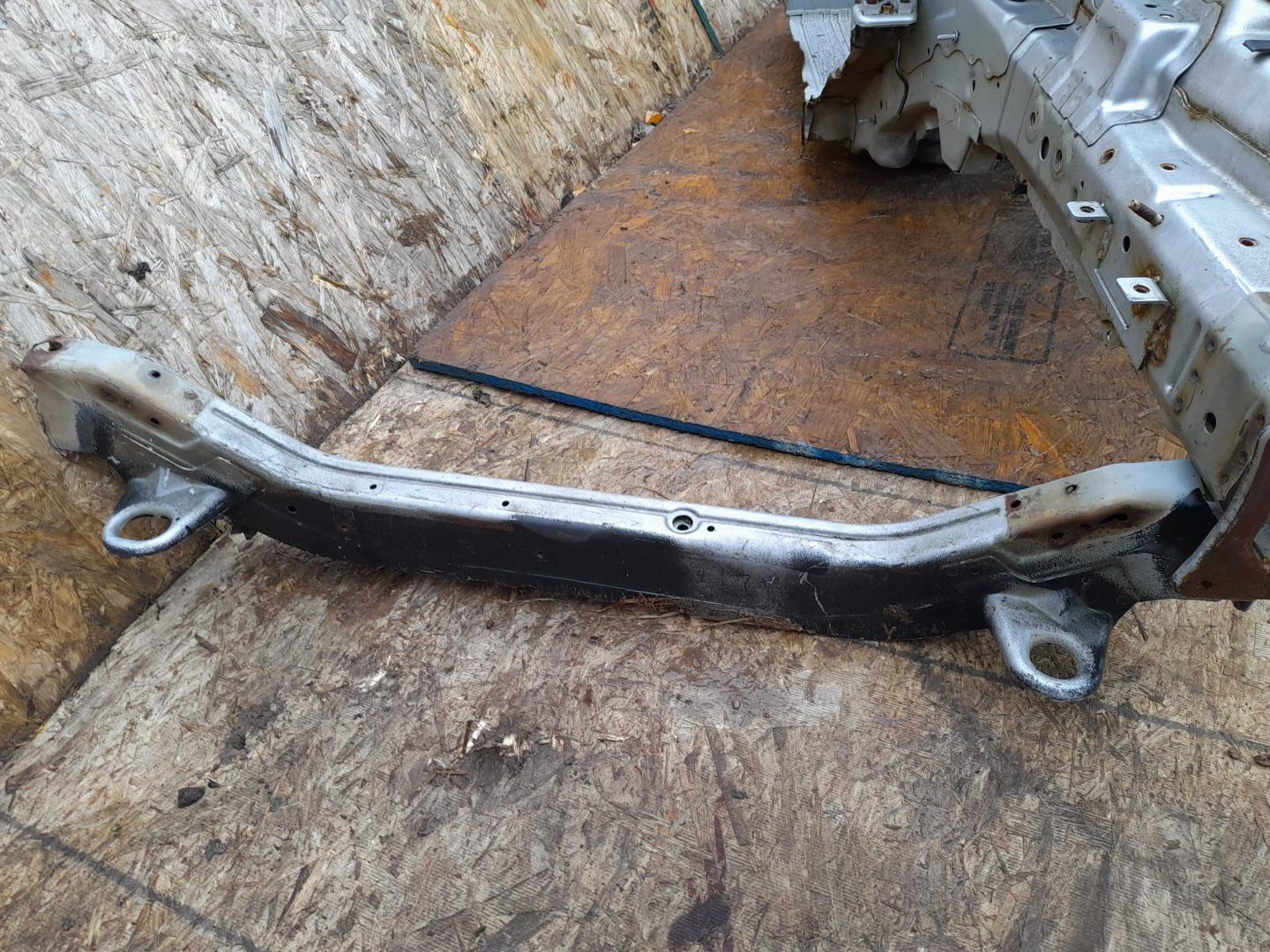 Лонжерон передний левый