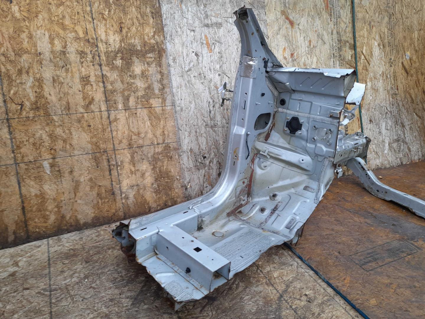 Лонжерон передний левый