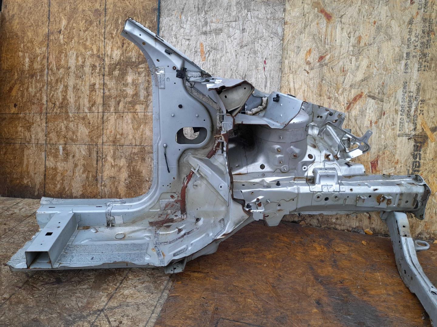 Лонжерон передний левый