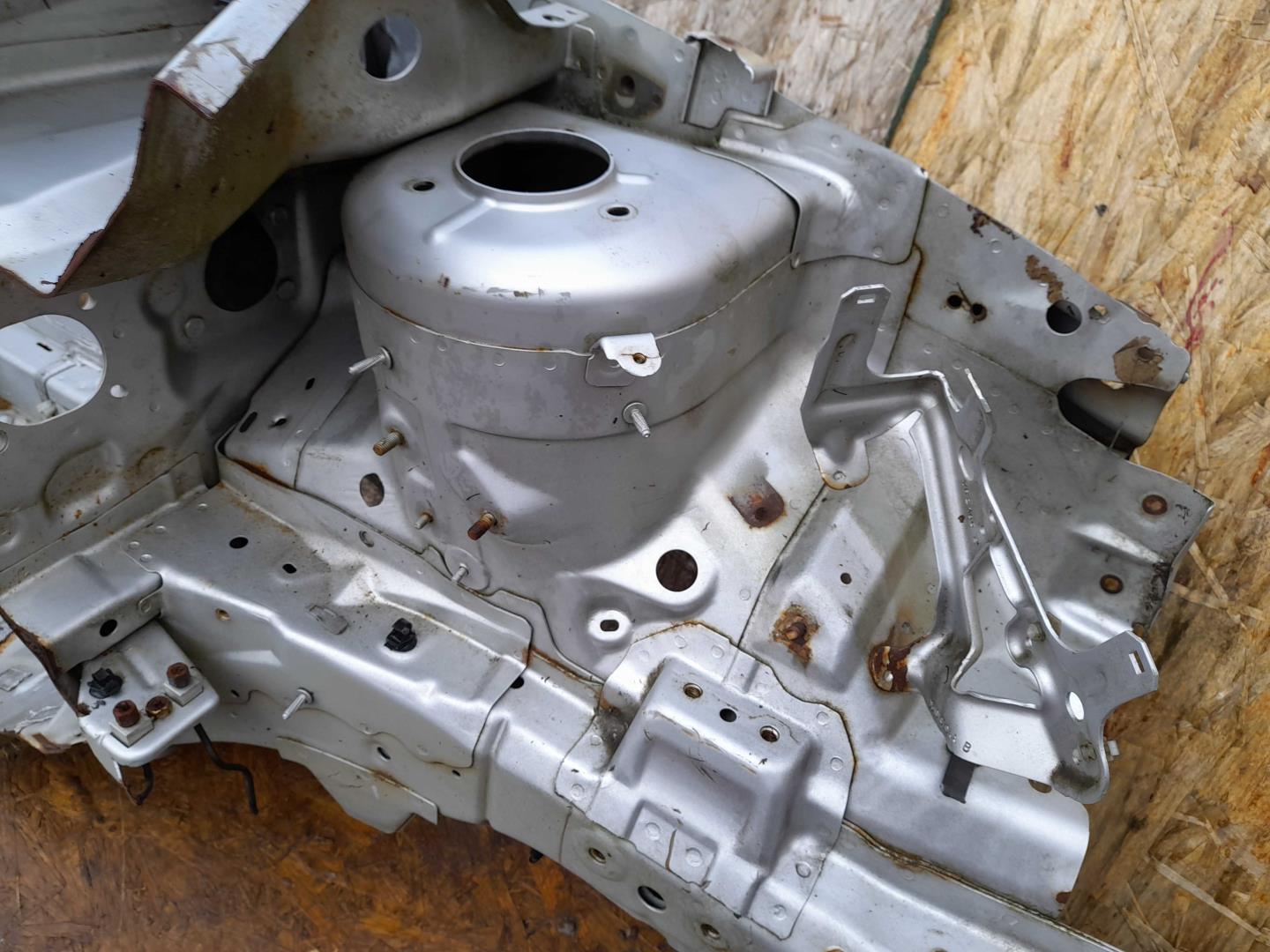 Лонжерон передний левый