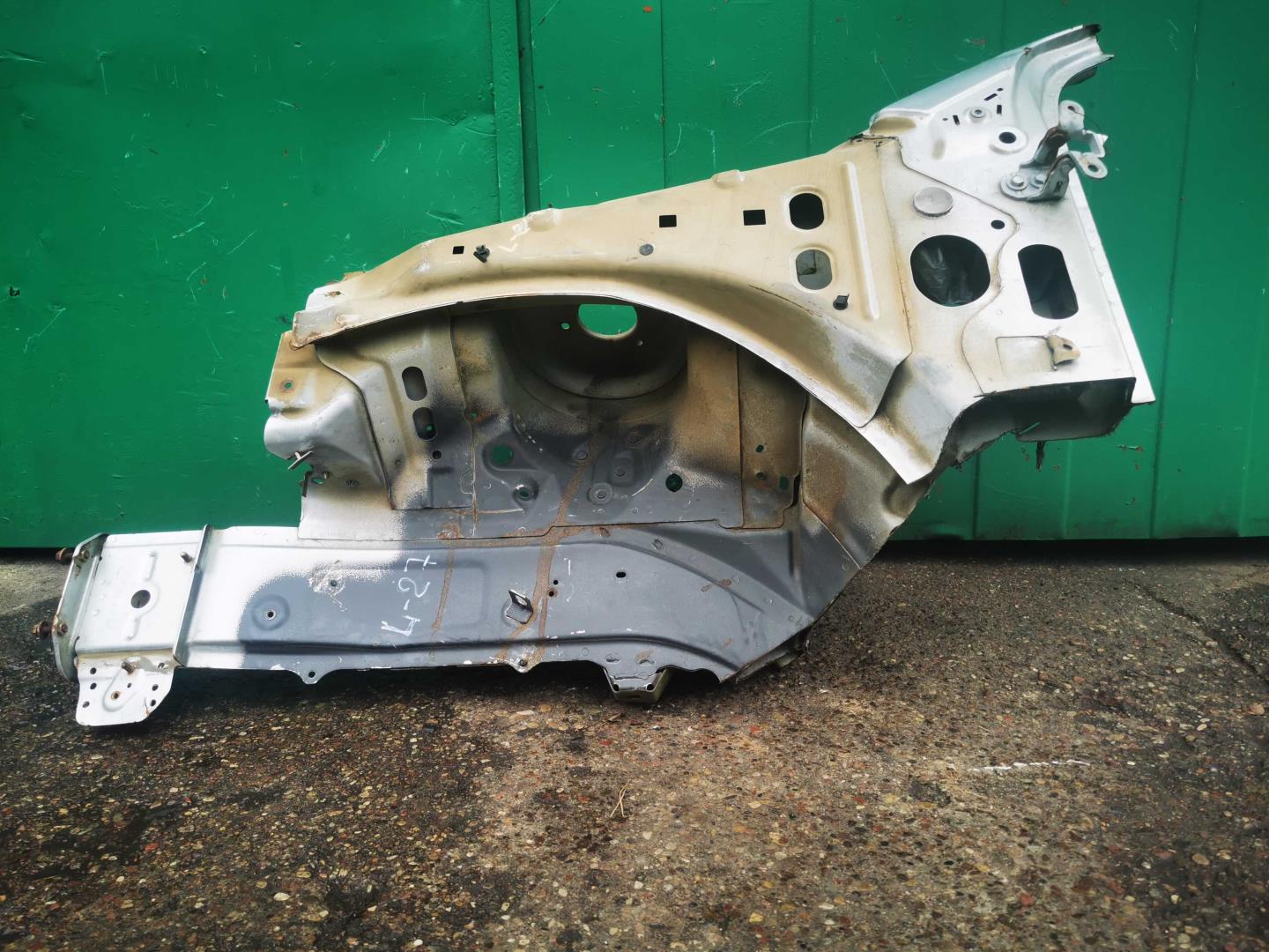 Лонжерон передний левый