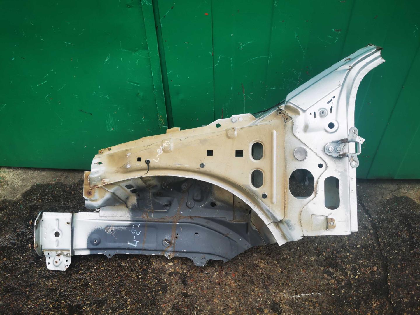 Лонжерон передний левый