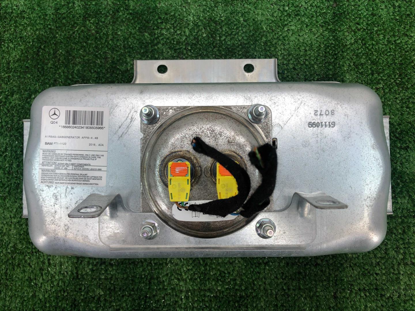 Подушка безопасности пассажирская (в торпедо)