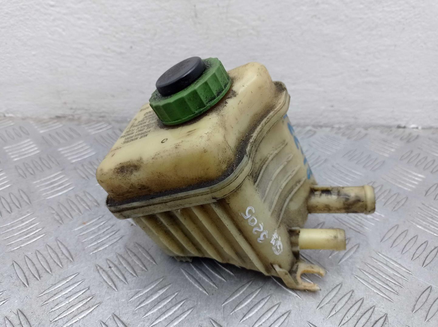 Бачок ГУР