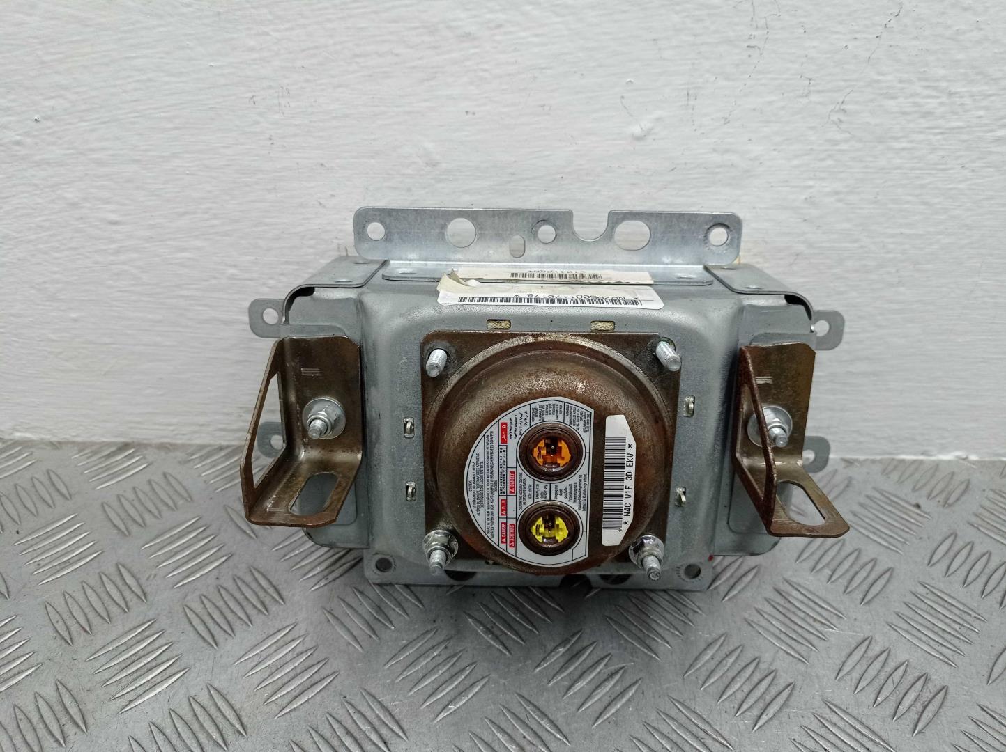 Подушка безопасности пассажирская (в торпедо)