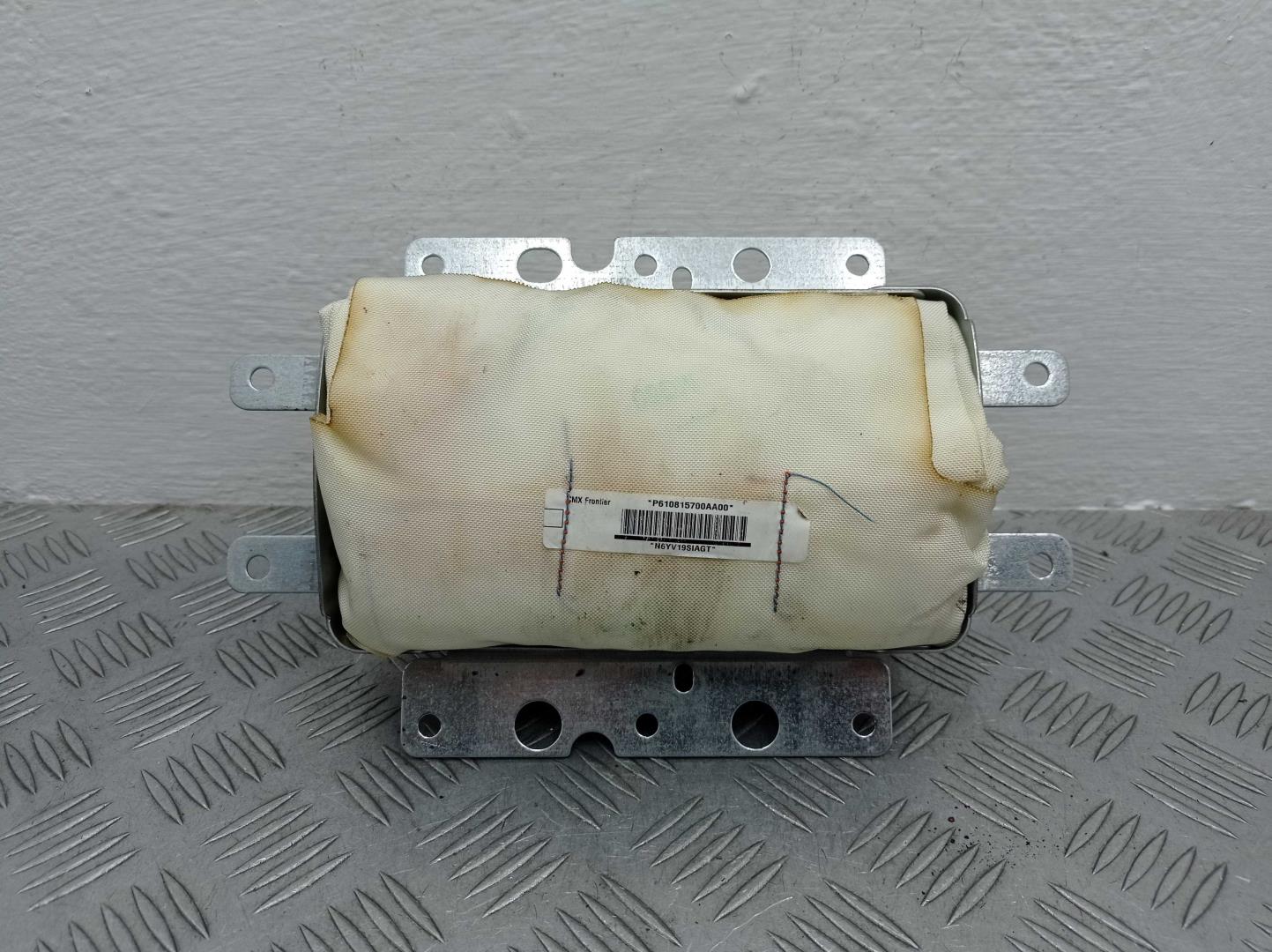 Подушка безопасности пассажирская (в торпедо)