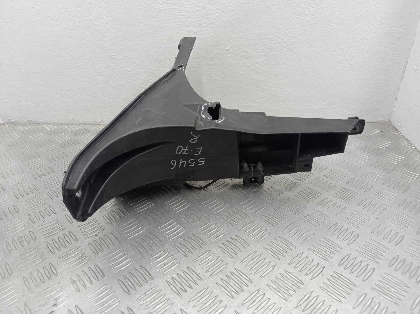 Кронштейн фар правый