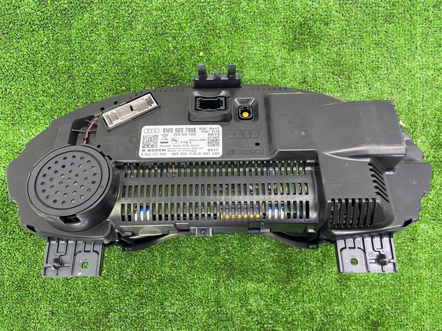 Панель приборов