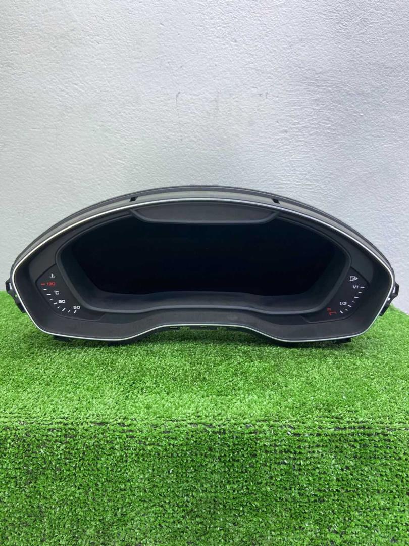 Панель приборов