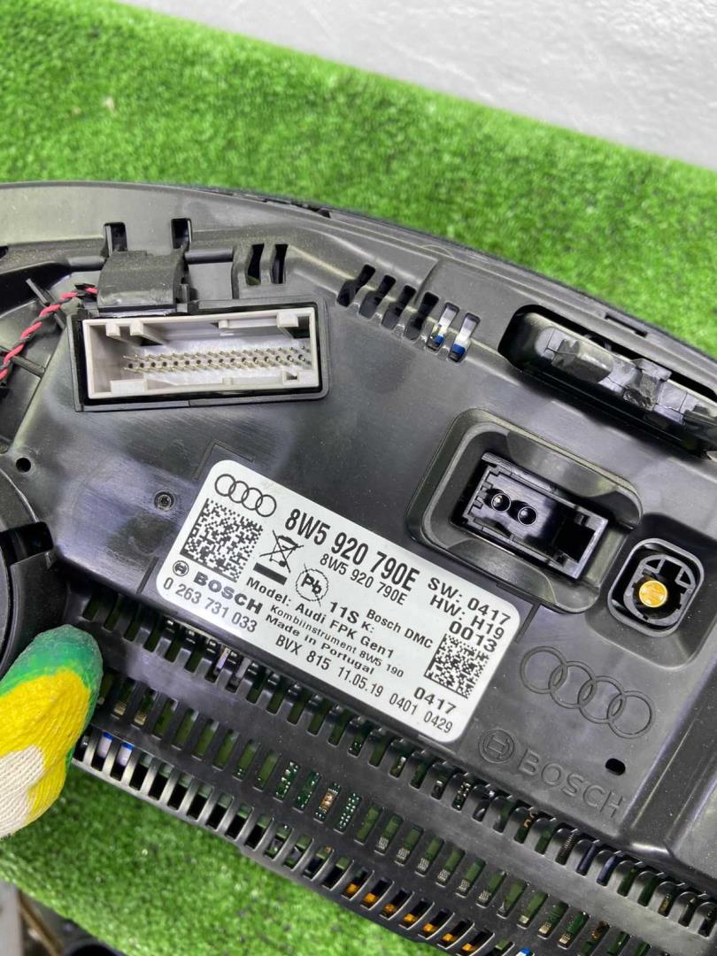 Панель приборов