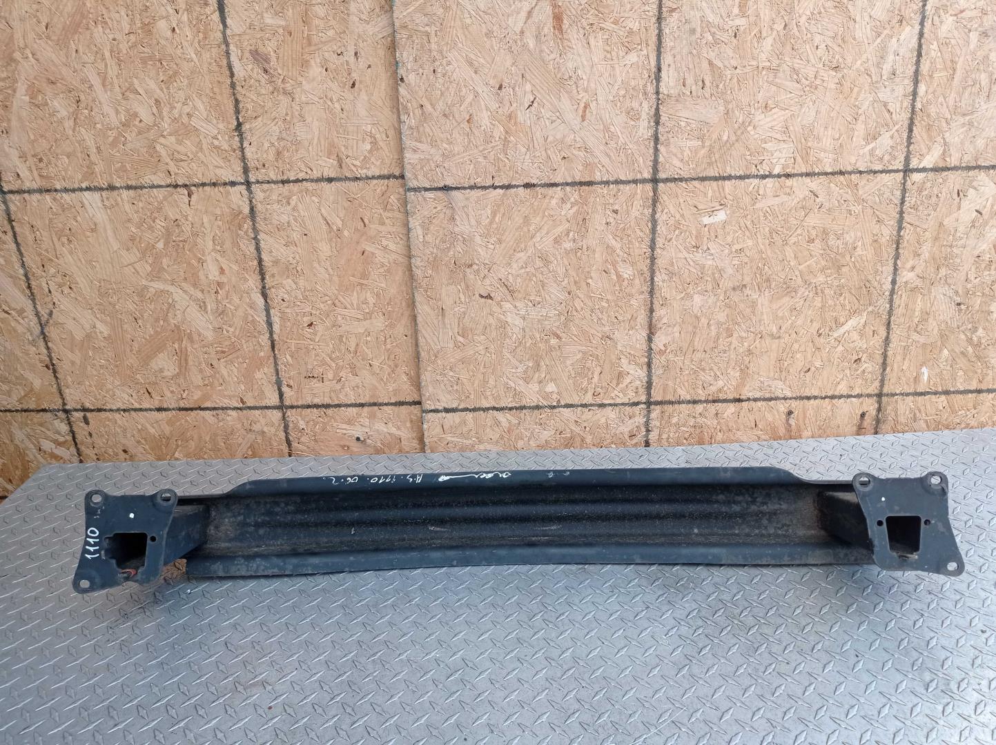 Усилитель заднего бампера