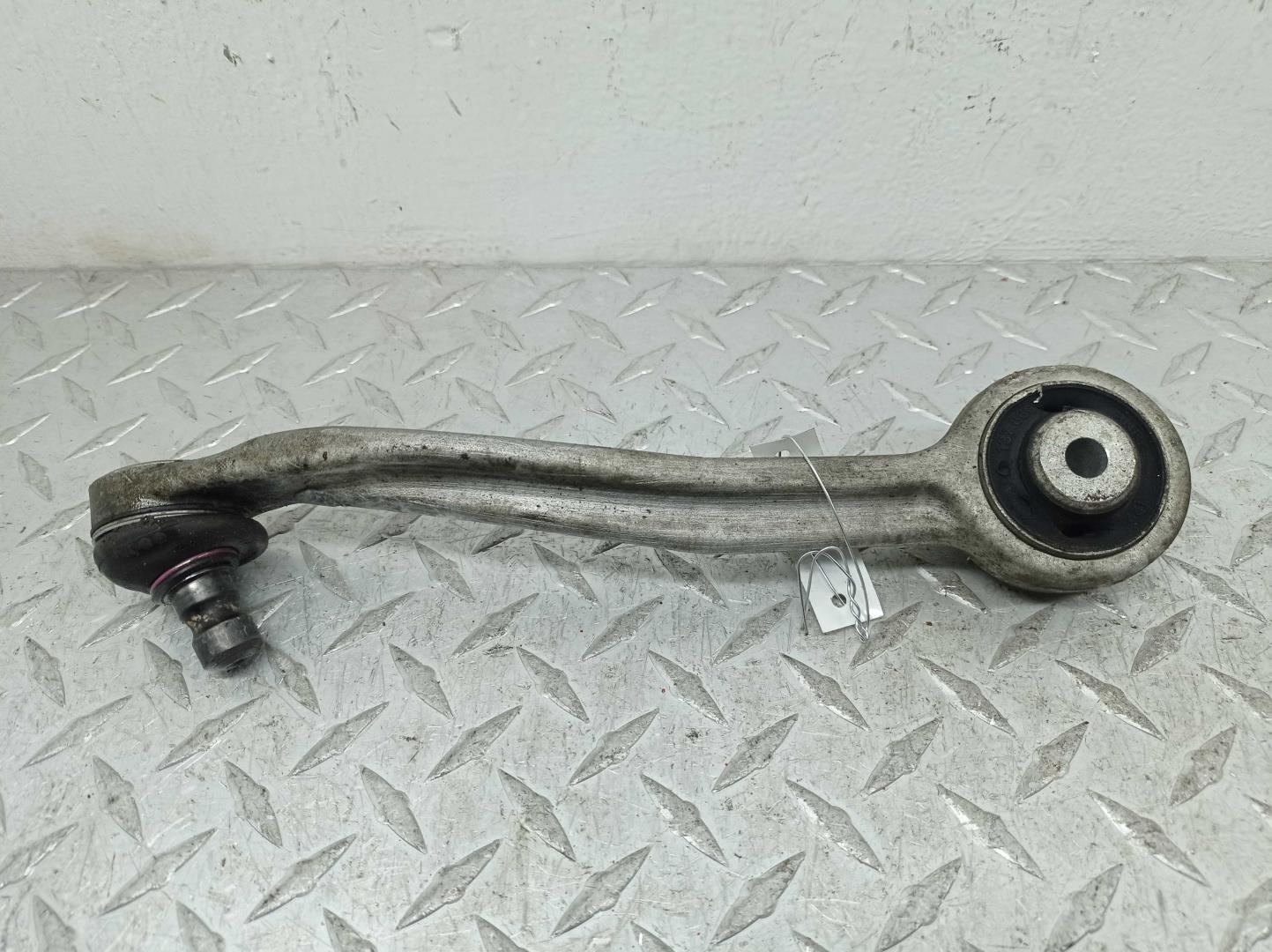 Рычаг передний верхний левый