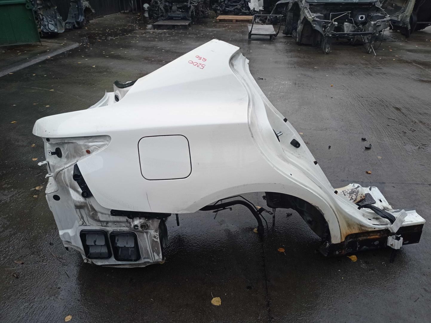 Крыло заднее правое