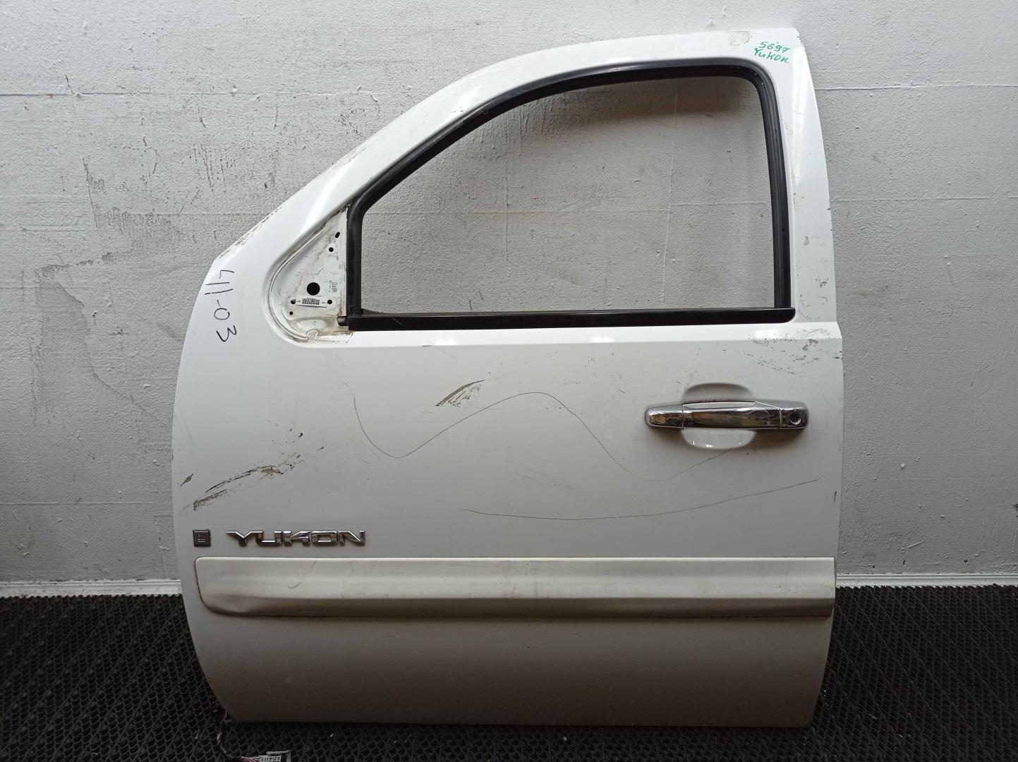 Ручка двери передней наружная левая