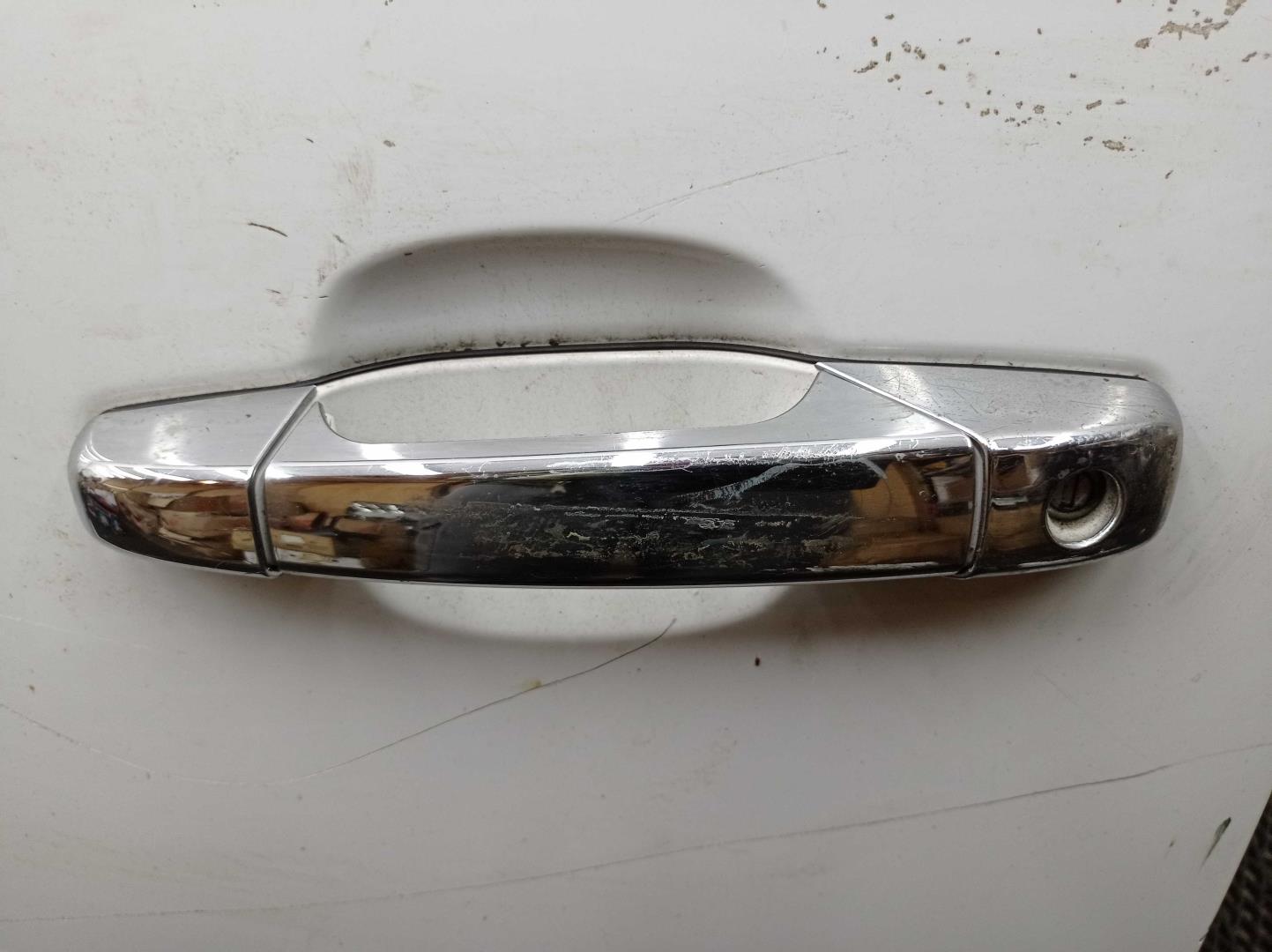 Ручка двери передней наружная левая