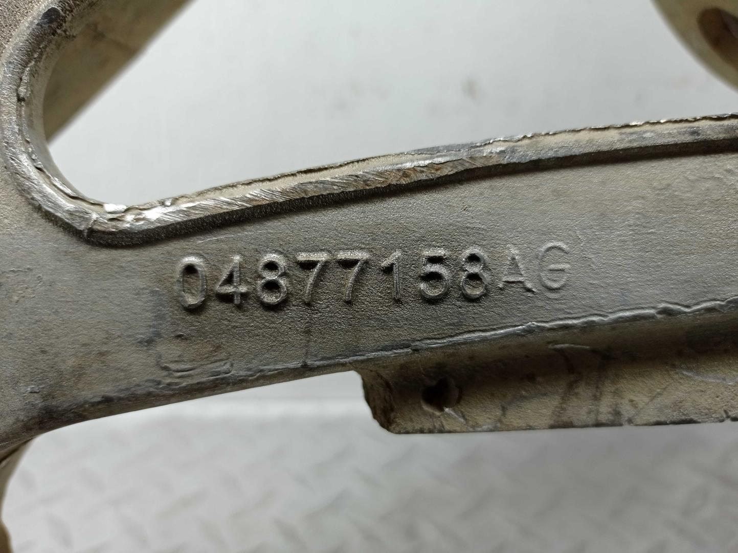 Рычаг передний нижний правый