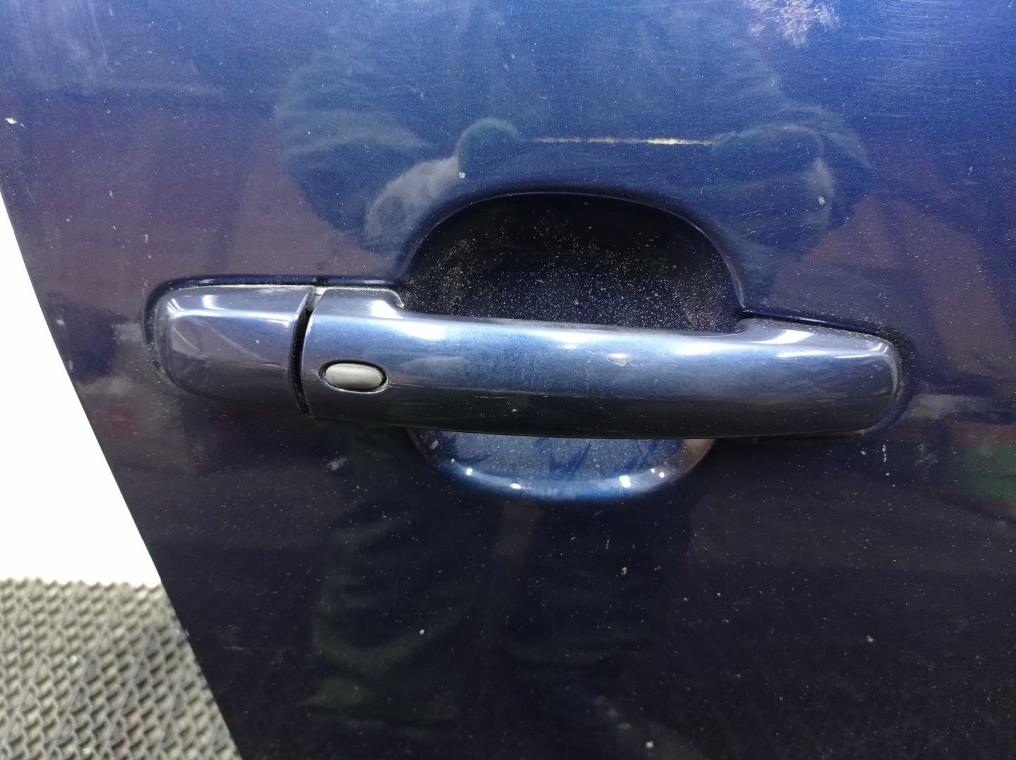 Стекло двери передней правой