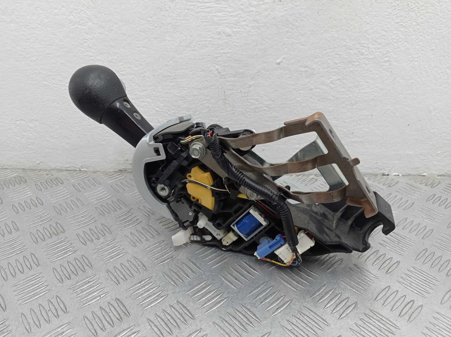 Кулиса МКПП / АКПП