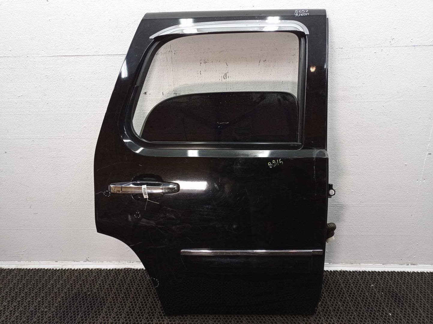 Петля двери