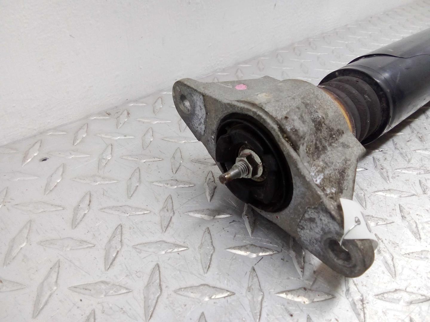 Амортизатор задний правый