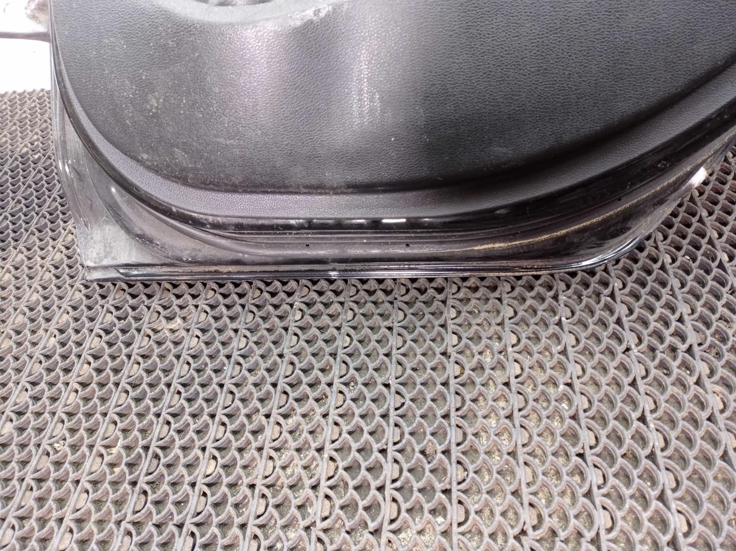 Замок двери задней правой