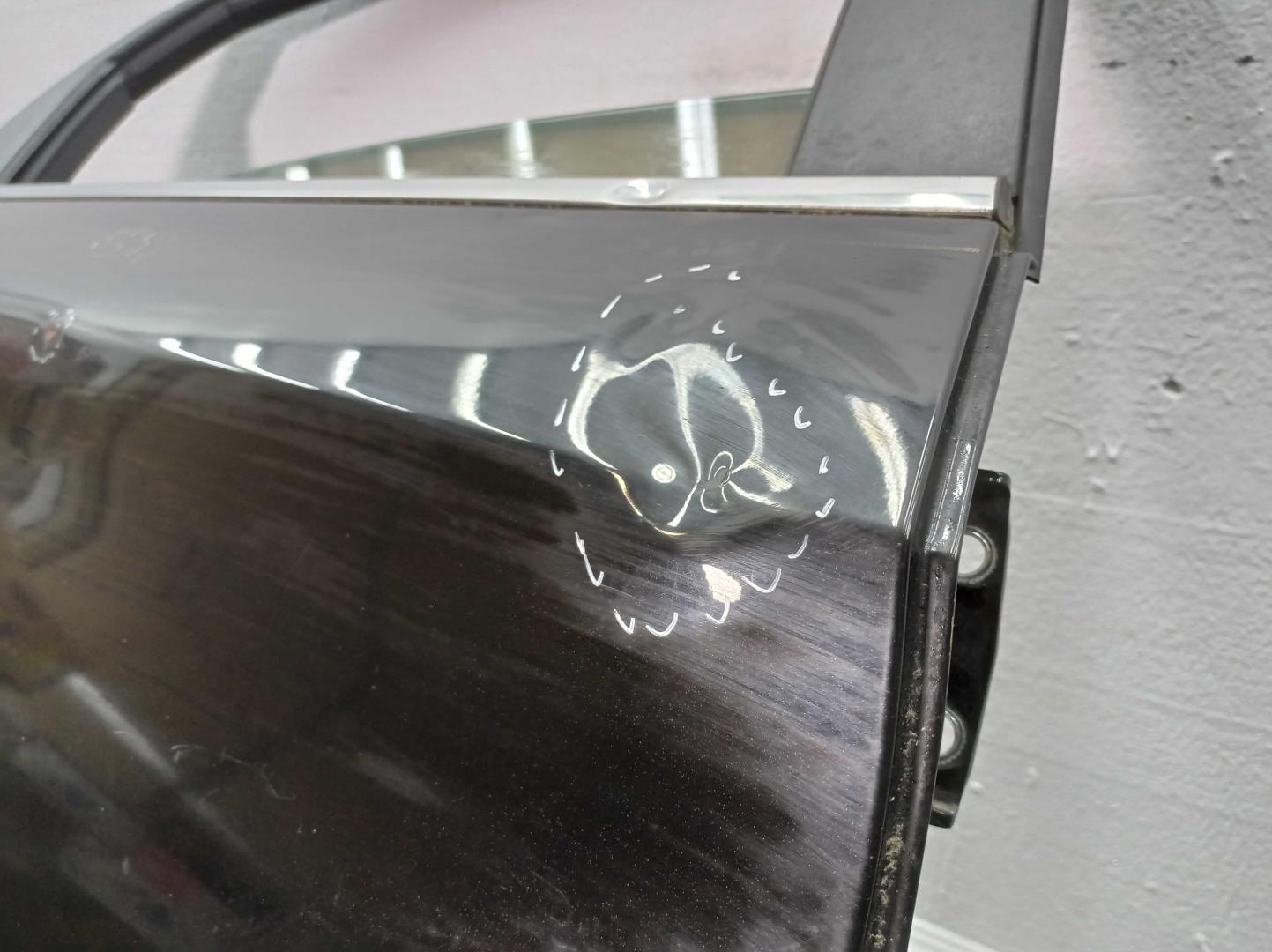 Петля двери