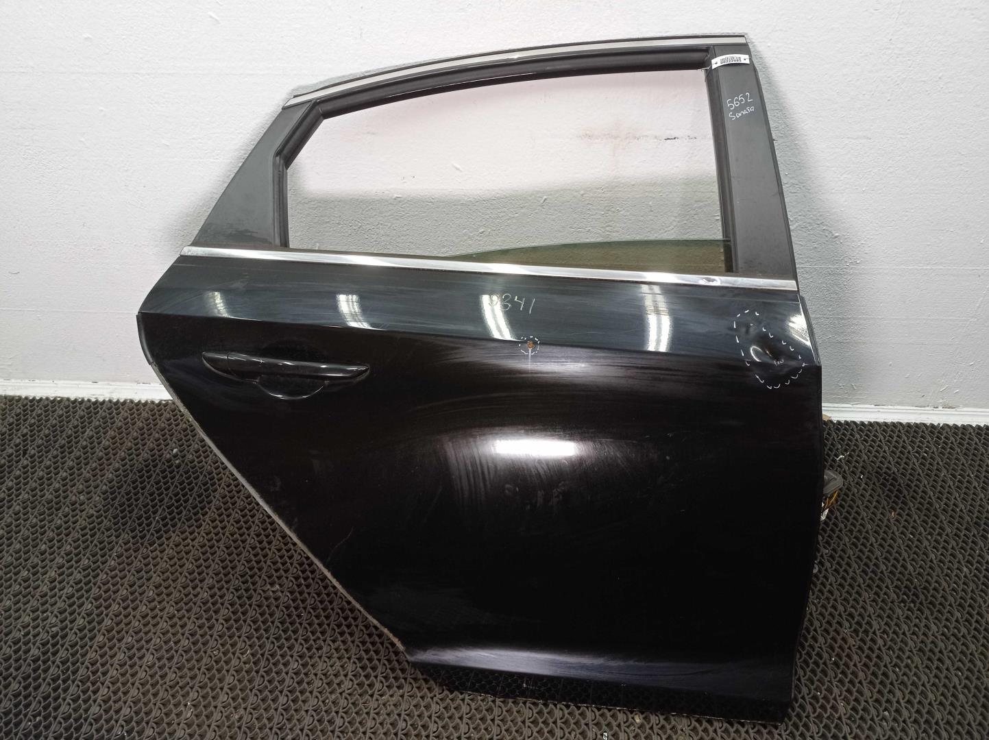 Петля двери