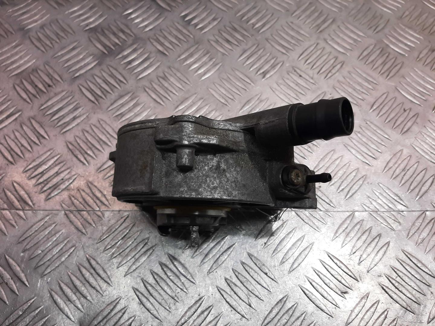 Насос вакуумный