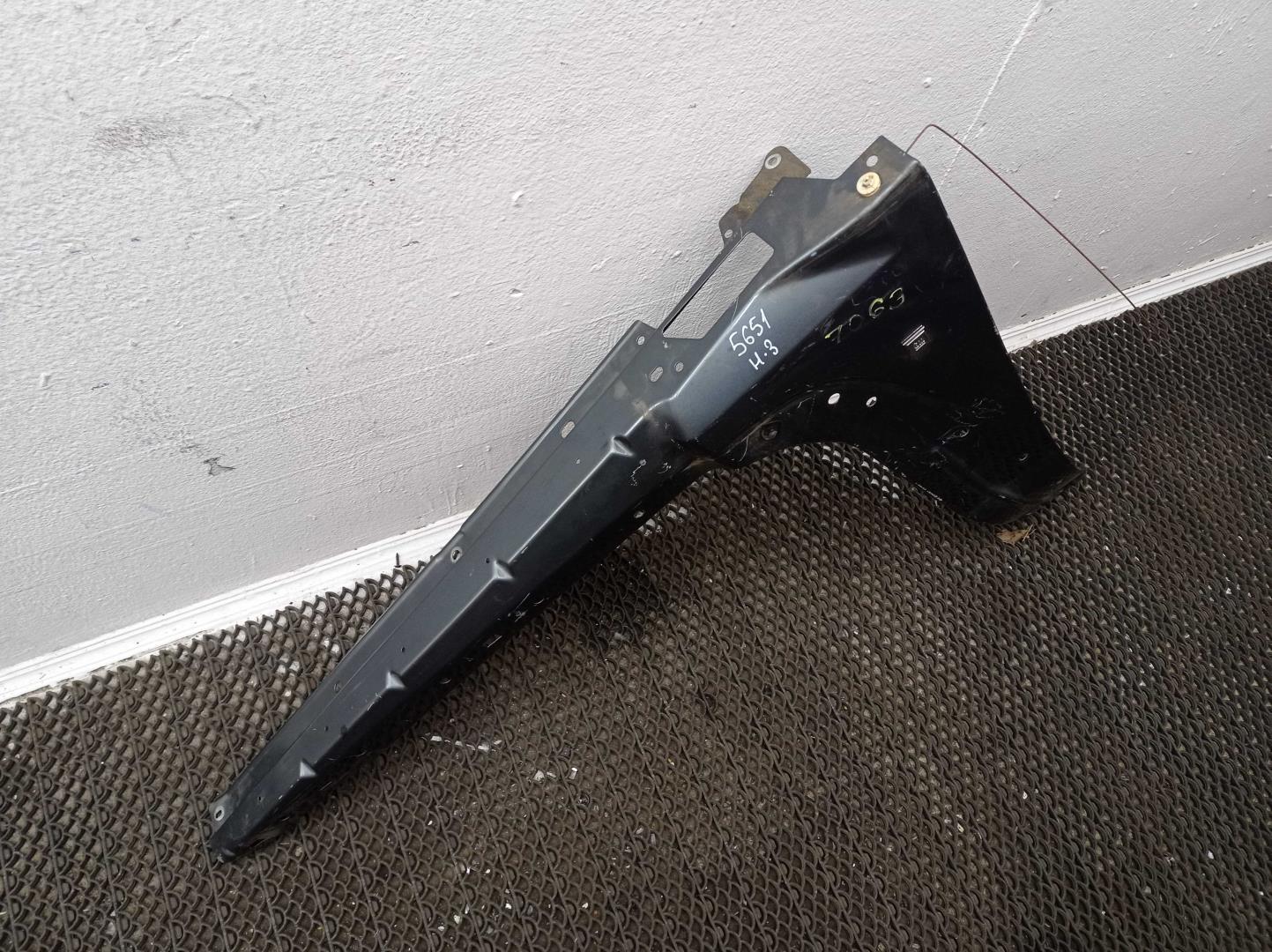 Крыло переднее левое