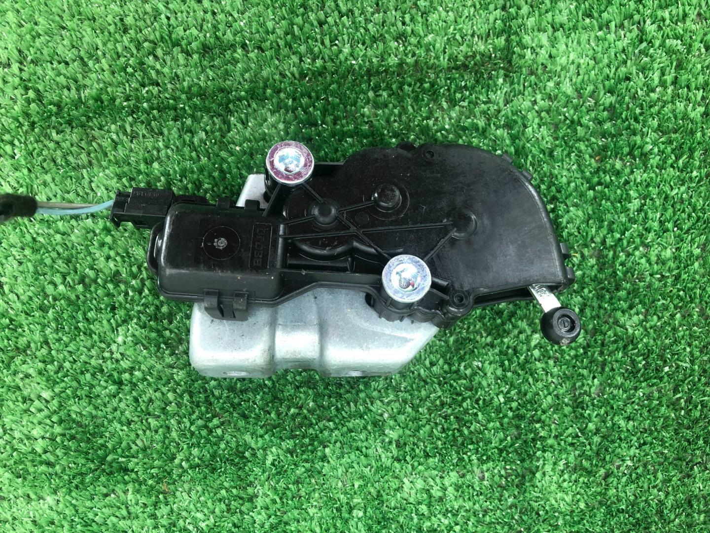 Моторчик открывания кузовного стекла