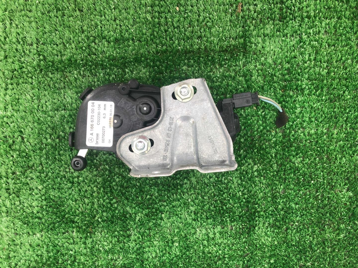 Моторчик открывания кузовного стекла