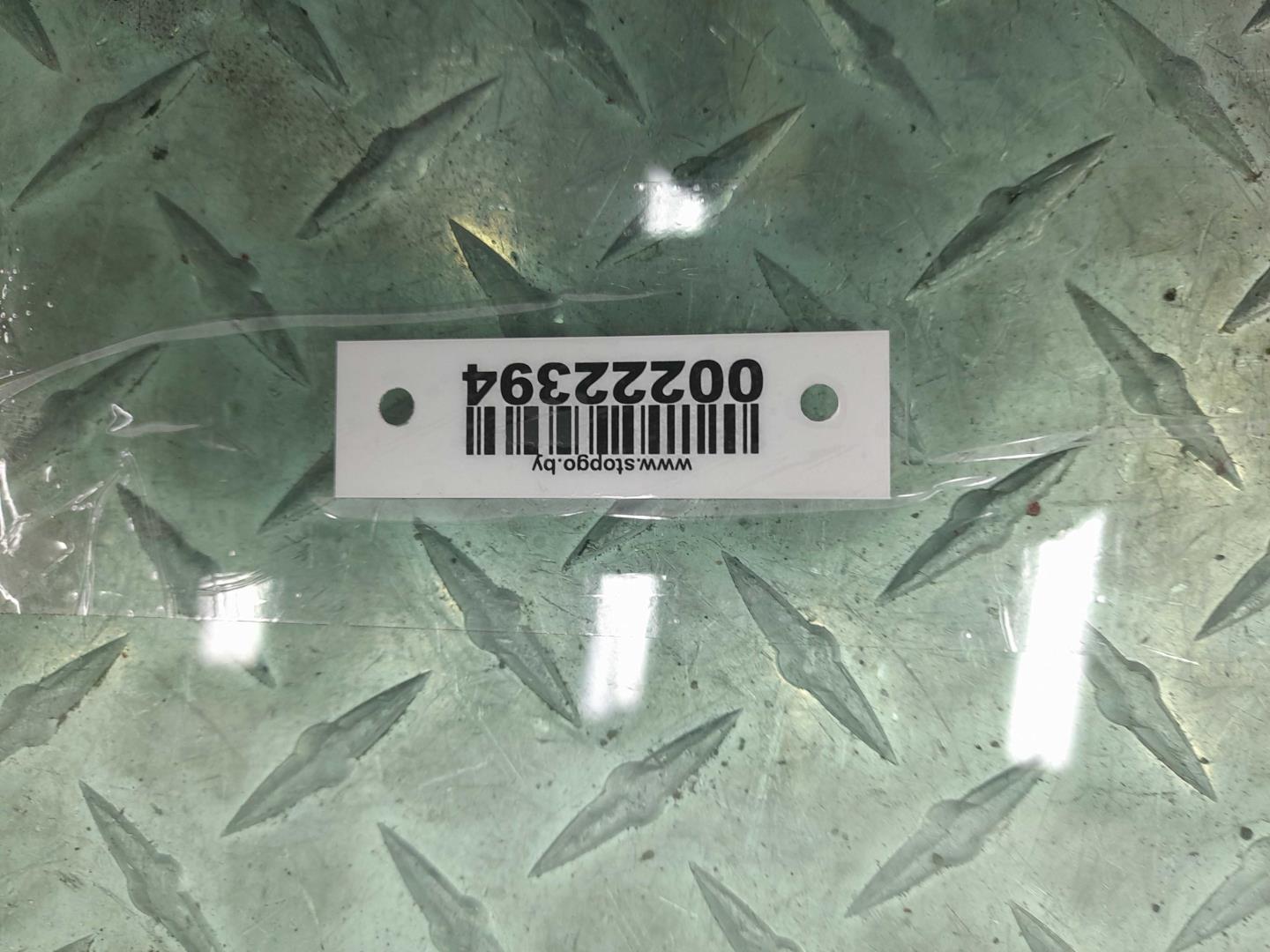 Стекло двери передней правой