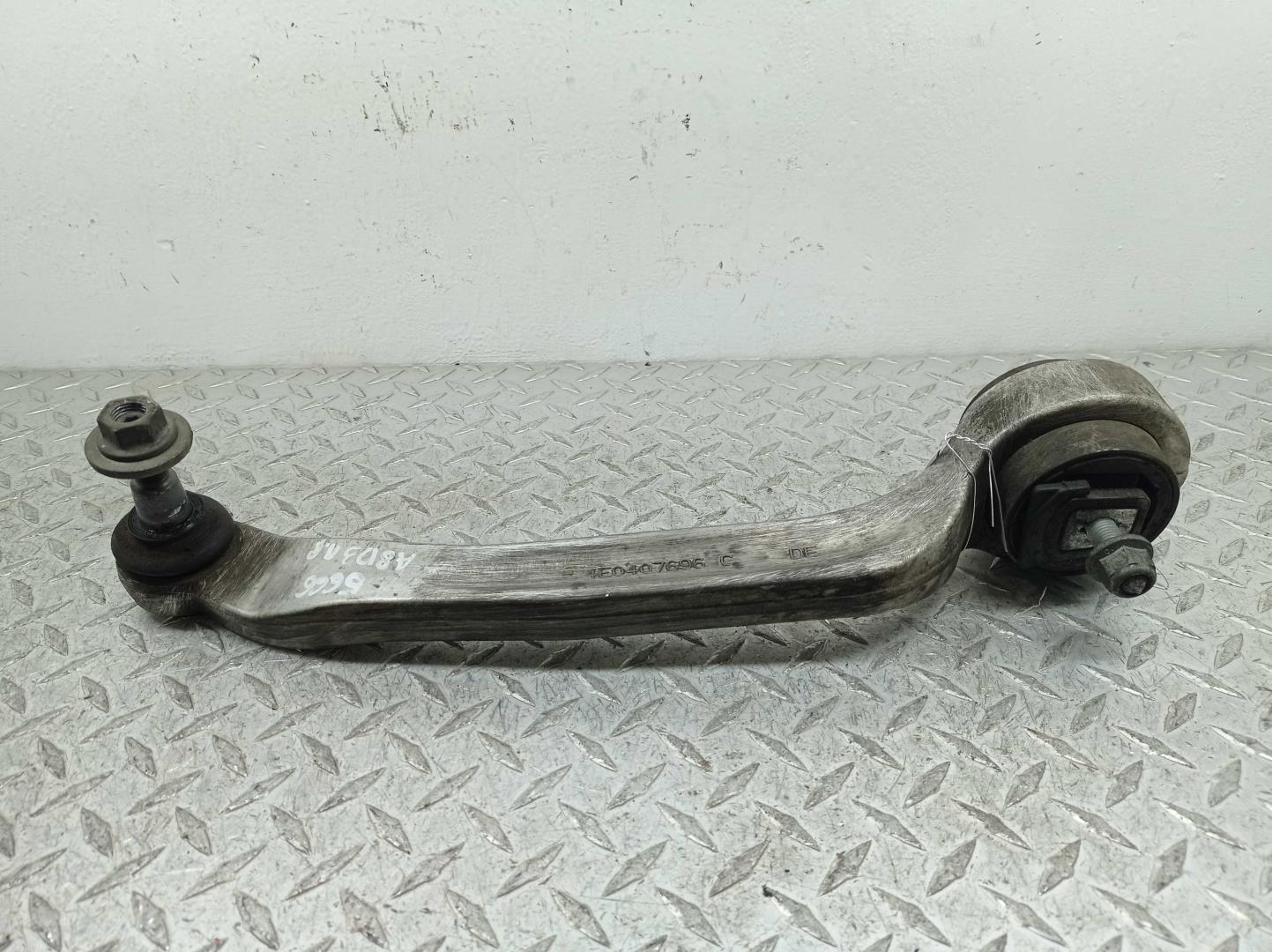 Рычаг передний нижний правый