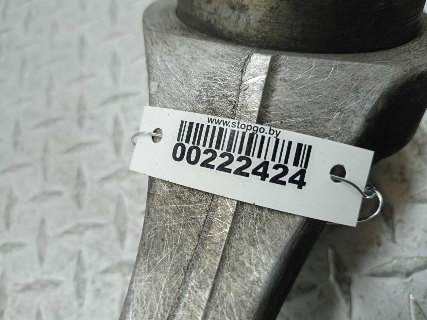 Рычаг передний нижний правый