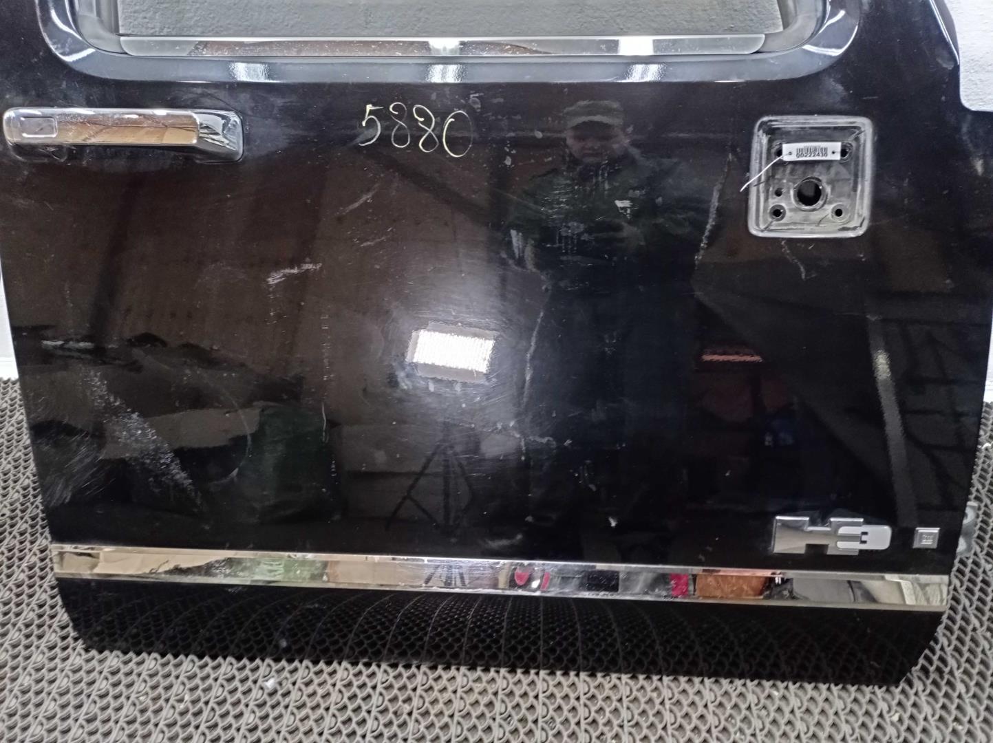 Петля двери передней