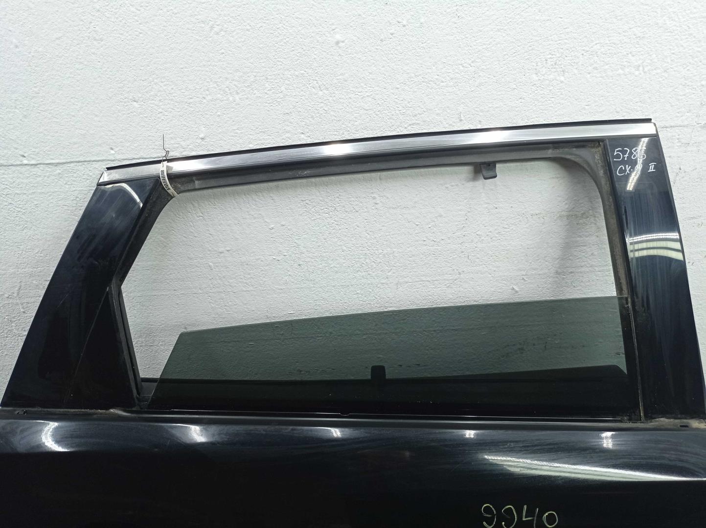 Стекло двери задней правой