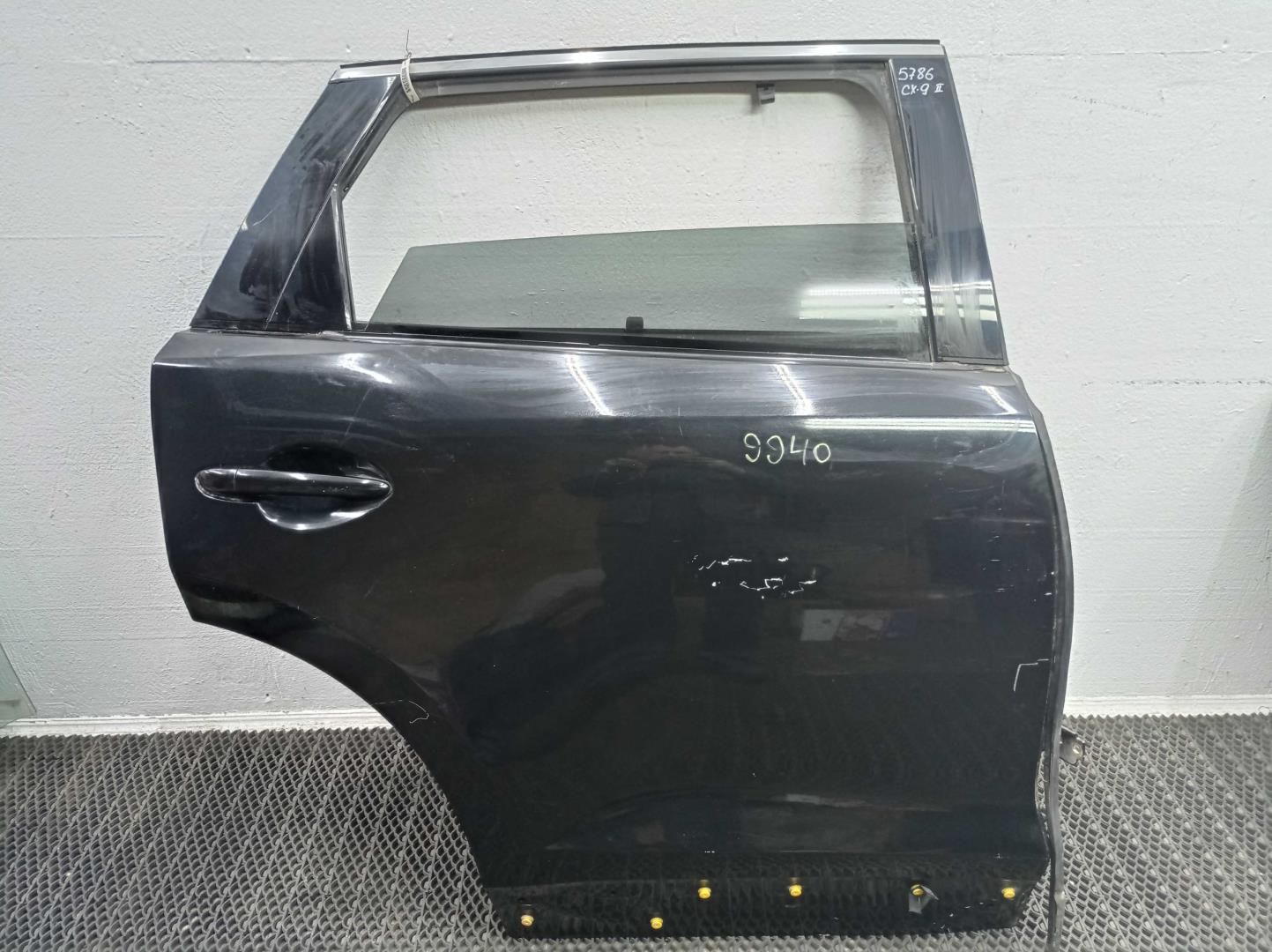 Шторка солнцезащитная