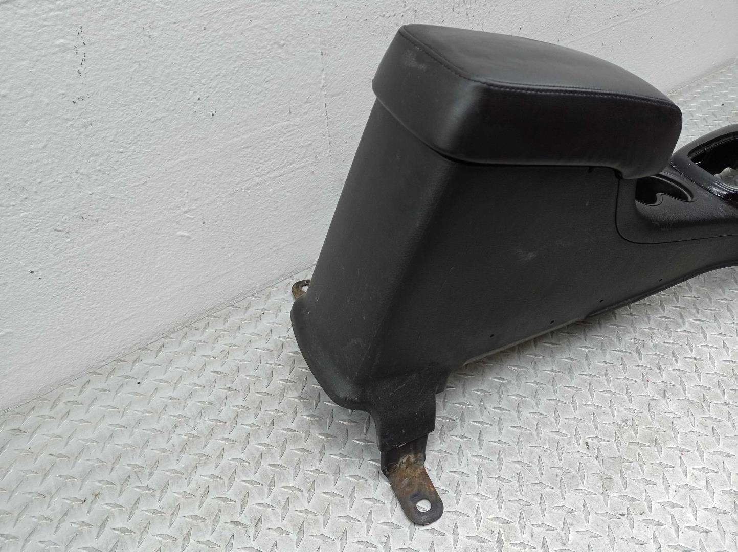 Подлокотник