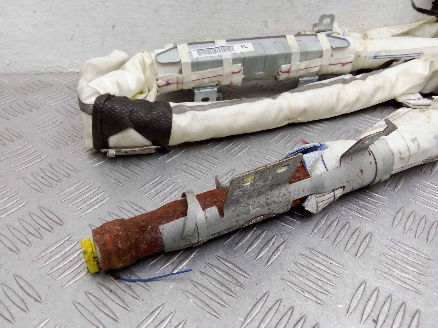 Подушка безопасности боковая (шторка)