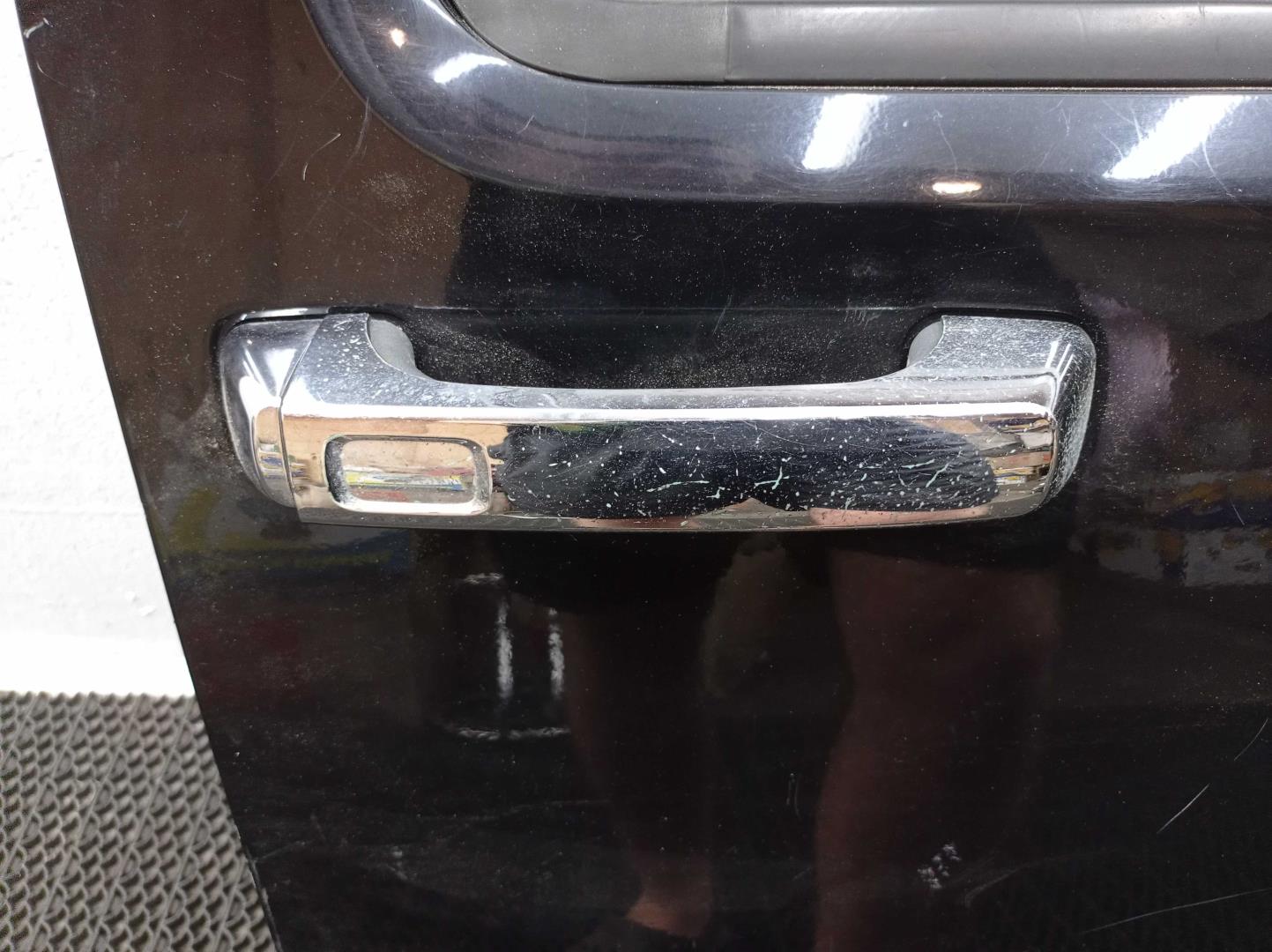 Ручка двери передней наружная правая