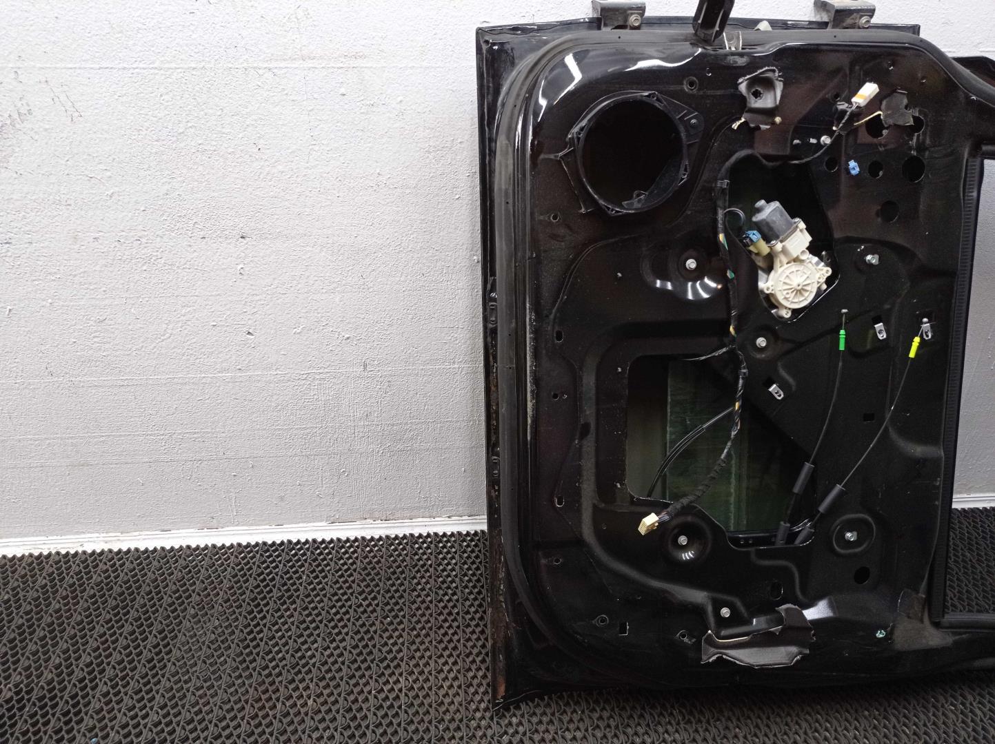 Ручка двери передней наружная правая