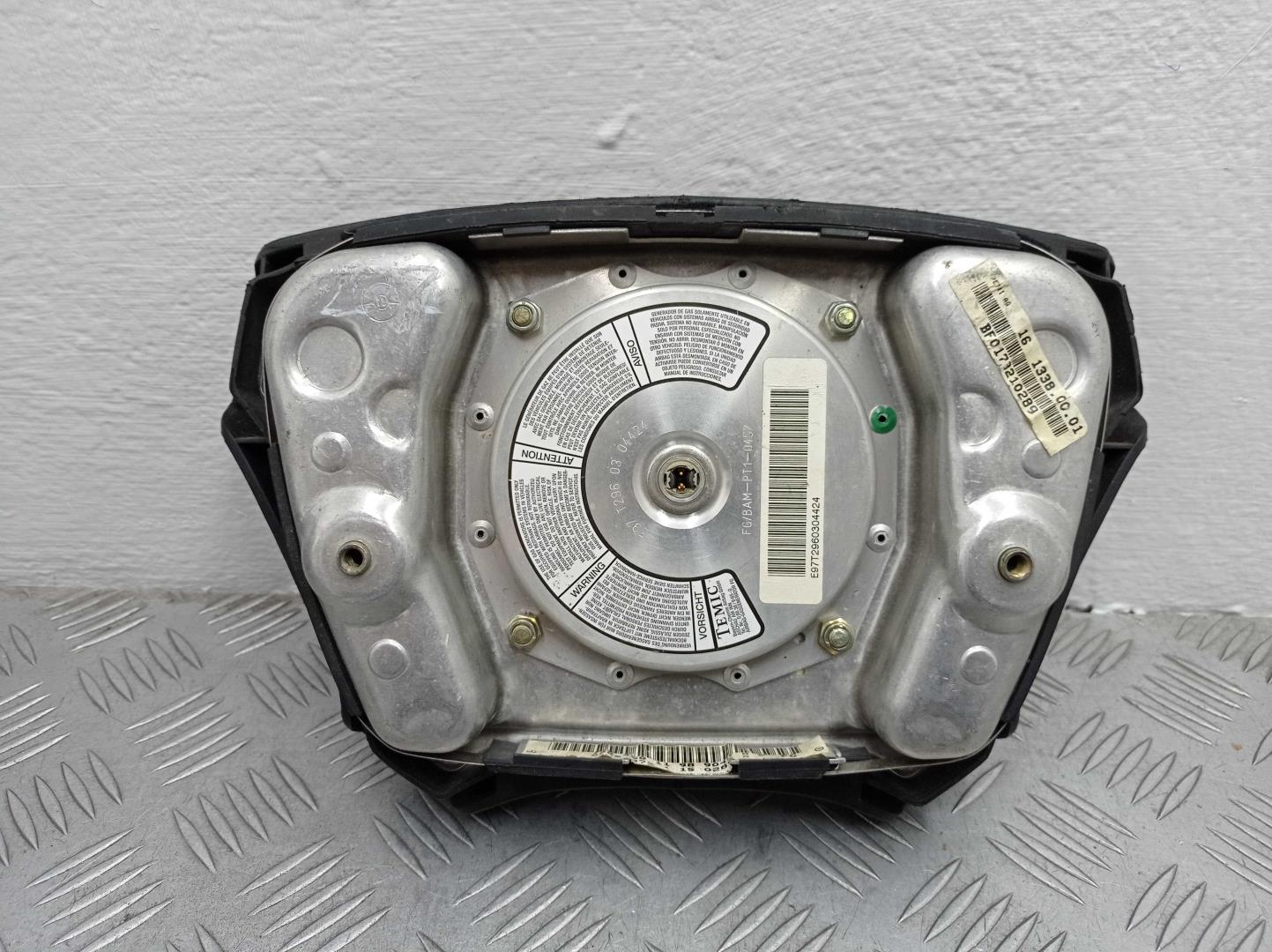 Подушка безопасности в рулевое колесо