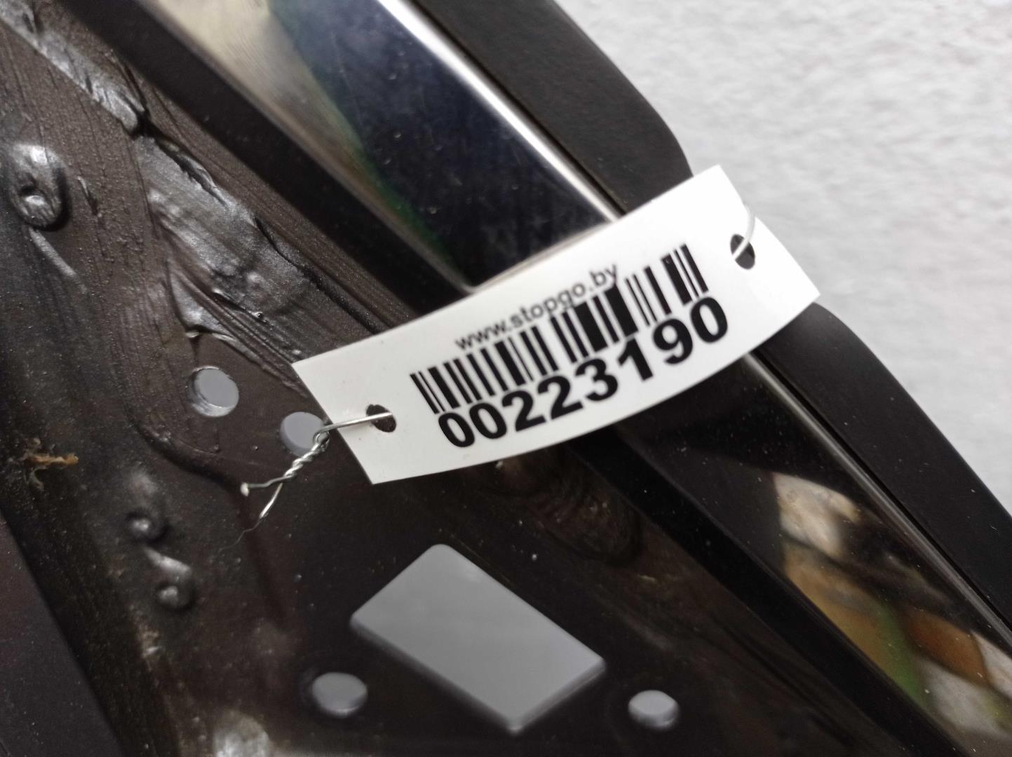 Стекло двери передней правой