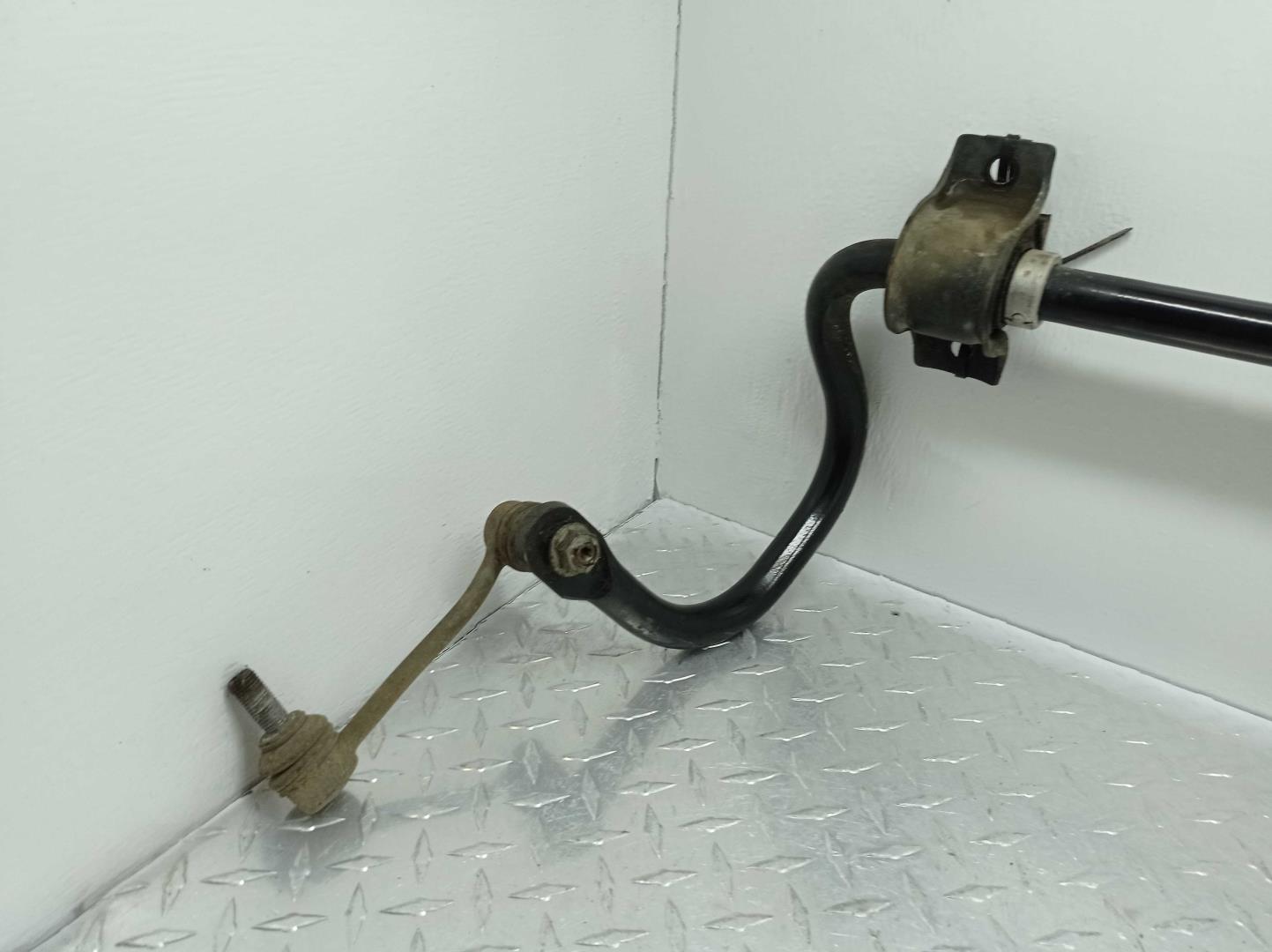 Стабилизатор передний